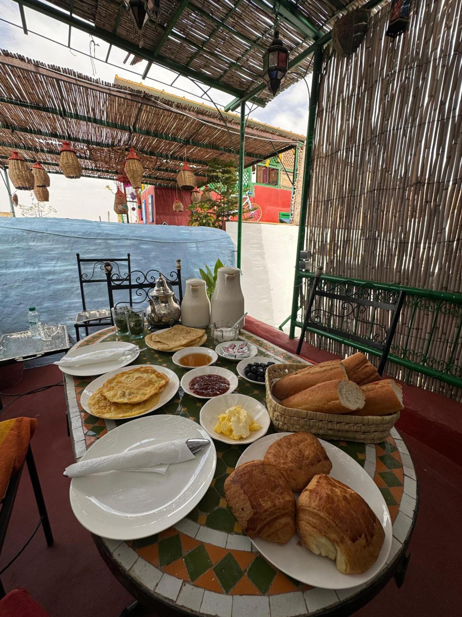 Dar Enouiina Hotel Фес Екстериор снимка