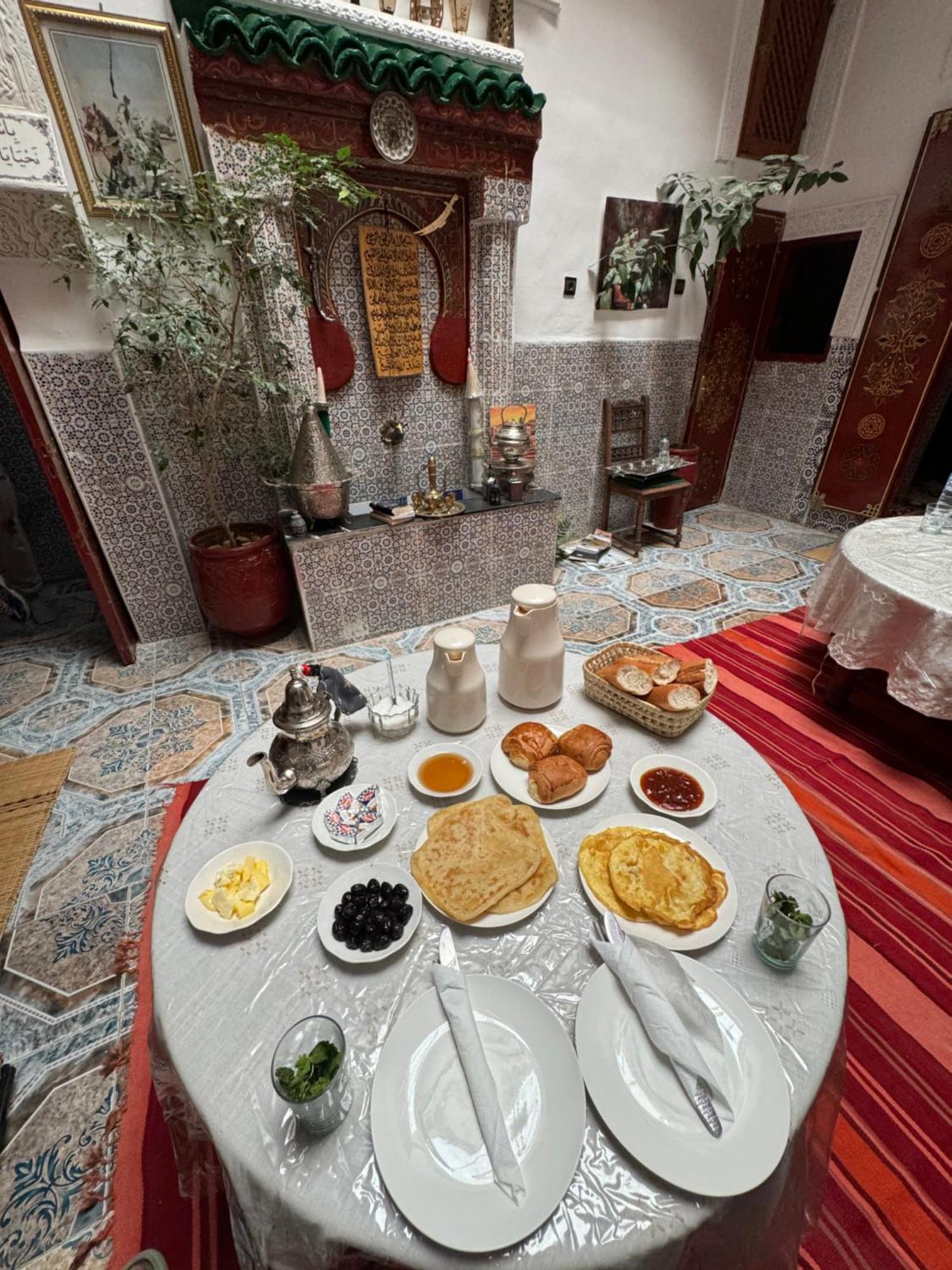 Dar Enouiina Hotel Фес Екстериор снимка